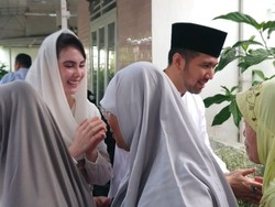 Wagub Emil Lebaran Ketupat di Trenggalek, Arumi Lepas Kangen ke Kulinernya