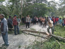 Barbar Warga di Jayawijaya Serang Koramil-Bakar Rumah gegara Hoax Penculikan
