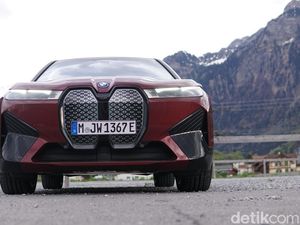 Sejarah Baru Otomotif Eropa: Penjualan Mobil Listrik Salip Mobil Bensin