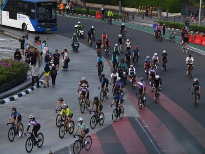 CFD Masih Ditiadakan, Warga Tetap Berdatangan ke Bundaran HI