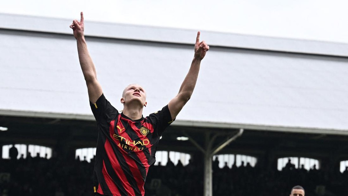 Erling Haaland sudah mencetak 50 gol untuk Manchester City musim ini (Foto: REUTERS/DYLAN MARTINEZ)