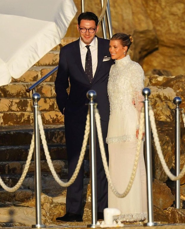 Gaun rehearsal dinner Sofia Richie/