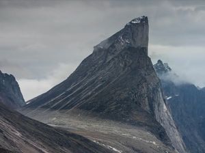 Unik Sekaligus Seram, Gunung Thor Bidang Paling Terjal di Dunia Unik Sekaligus Seram, Gunung Thor Bidang Paling Terjal di Dunia
