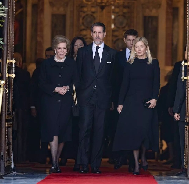Kerajaan Yunani/Foto: instagram.com/mariecgreekroyalfamily Ratu Anne-Marie, Putra Mahkota Pavlos, dan Putri Mahkota Marie-Chantal dari Yunani
