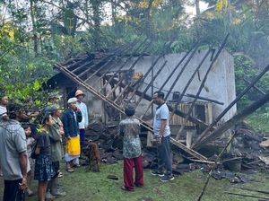 Lupa Matikan Dupa, Rumah Milik Lansia Hangus Terbakar