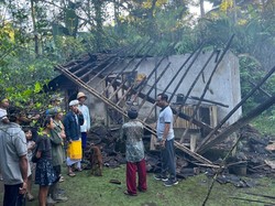 Lupa Matikan Dupa, Rumah Milik Lansia Hangus Terbakar