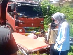 Pemotor Lansia di Luwu Timur Tabrak Truk Kelapa Sawit hingga Tewas