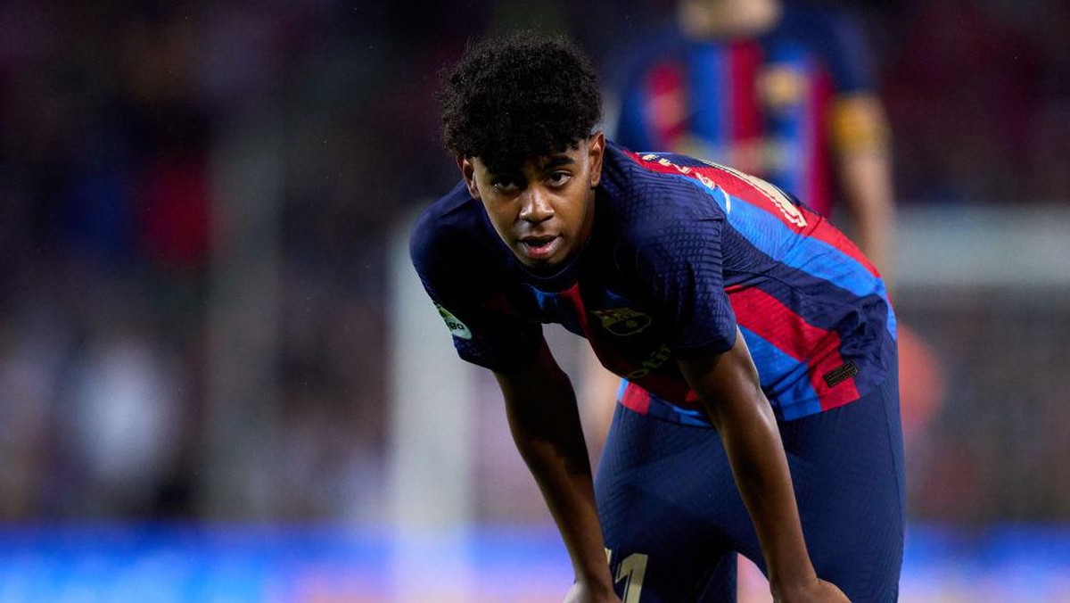 TV Spanyol diboikot Paris Saint-Germain dan Barcelona karena beri komentar miring soal Lamine Yamal. (Foto: Alex Caparros/Getty Images)