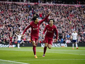 Liverpool Terlambat Kejar Posisi Empat Besar Liverpool Terlambat Kejar Posisi Empat Besar