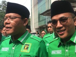 Jalan Kaki, Ketum PPP Mardiono dan Jajaran Tiba di Kantor DPP PDIP