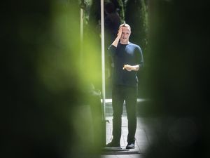Mark Zuckerberg Disebut Siapkan Bunker Kiamat di Hawaii Mark Zuckerberg Disebut Siapkan Bunker Kiamat di Hawaii