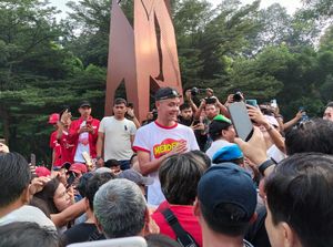 Momen Ganjar Olahraga Bareng GP Center di GBK