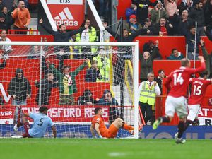 Video MU Vs Aston Villa: Setan Merah Menang 2-0, Finis ke-15 Video MU Vs Aston Villa: Setan Merah Menang 2-0, Finis ke-15