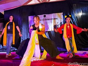 Melihat Cara Warga Indramayu Sambut Hari Tari Sedunia