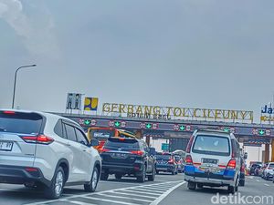 Kondisi Terkini di Pintu Tol Cileunyi Bandung pada H+8 Lebaran Kondisi Terkini di Pintu Tol Cileunyi Bandung pada H+8 Lebaran