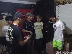 Polisi Bekuk 5 Pelaku Busur Panah dan Tebas Warga Usai Salat Id di Makassar