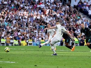 Real Madrid Hajar Almeria 4-2, Benzema Hat-trick
