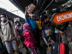H-8 Lebaran, Begini Suasana Stasiun Pasar Senen Pagi Ini