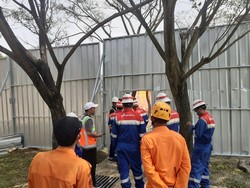 Semburan Api di Rest Area Tol Cipali Belum Padam, Petugas Pasang Barier
