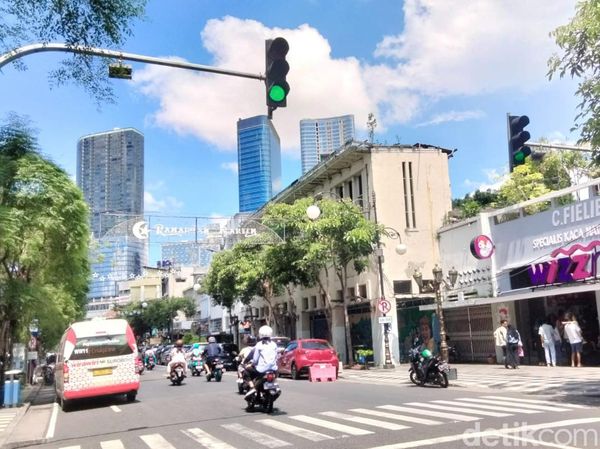 Potret Surabaya Ramai Lagi Usai Sempat Sepi Ditinggal Mudik Warganya
