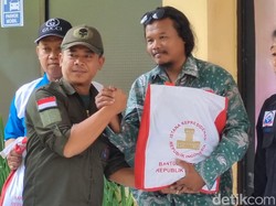 Peringati May Day, Buruh di Solo Dapat Sembako Bantuan Presiden