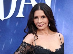 Catherine Zeta-Jones Rayakan Ulang Tahun ke-55, Posting Foto Telanjang