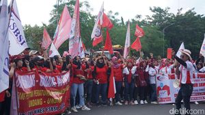 Potret Hari Buruh Internasional di Kota Pahlawan