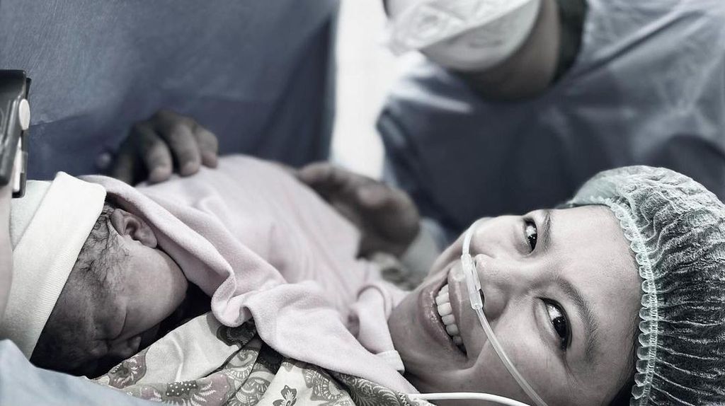 Potret Greysia Polii Melahirkan Anak Pertama Potret Greysia Polii Melahirkan Anak Pertama