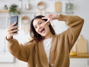 Apa Filter Kamera Ini Diam-diam Simpan Wajah Kita? Apa Filter Kamera Ini Diam-diam Simpan Wajah Kita?