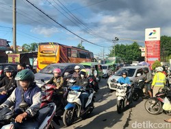 Arus Lalin di Medaeng Sidoarjo Padat saat Gelombang Arus Balik Kedua