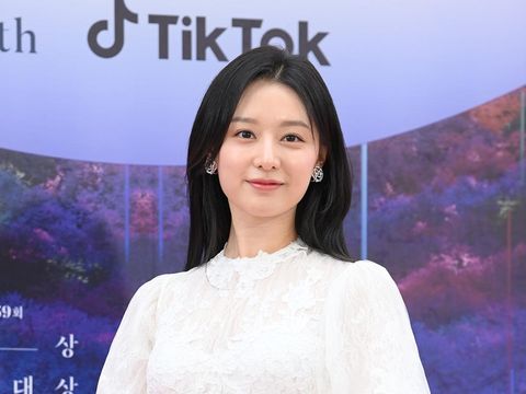 Kim Ji Won di Baeksang Arts Awards 2023