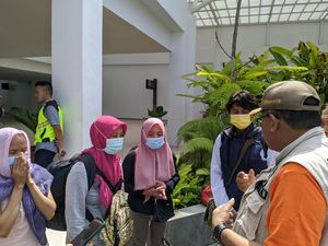 3 PMI-1 Mahasiswa Korban Perang Sudan Tiba di Lombok 3 PMI-1 Mahasiswa Korban Perang Sudan Tiba di Lombok