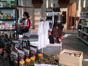 Ratusan UMKM Adu Nasib Saat KTT ASEAN di Labuan Bajo