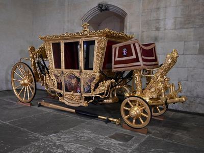 Melihat Kereta Kencana Untuk Penobatan Raja Charles III