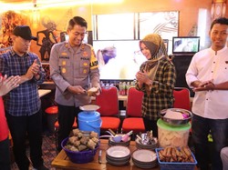 Buruh di Grobogan Peringati May Day dengan Kupatan