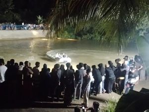 Pelajar SMA di Kuansing Hilang Terseret Arus Sungai Saat Mandi di Bendungan