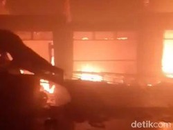 Dugaan Penyebab Kebakaran 22 Kios di Pasar Cineam Tasik