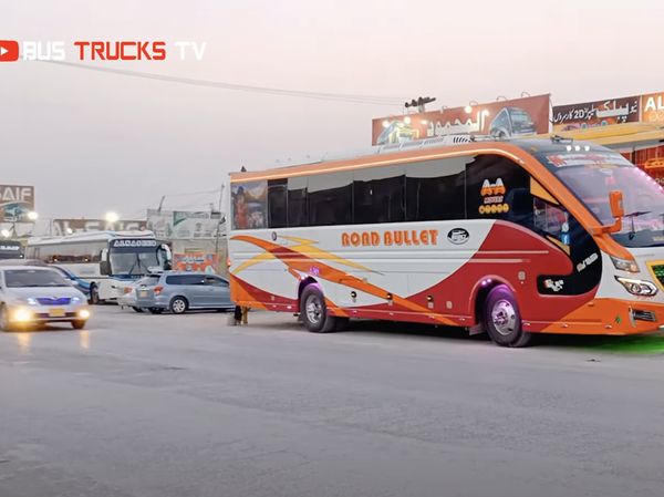Punya Kepala Lancip Seperti Kereta Cepat, Ini Road Bullet Bus di Pakistan