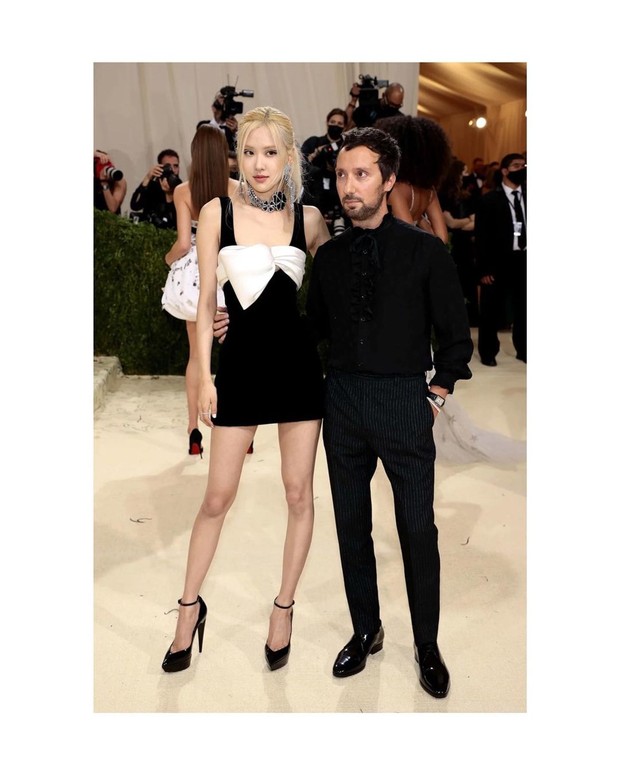 Rose BLACKPINK dan Anthony Vaccarello di MET Gala 2021