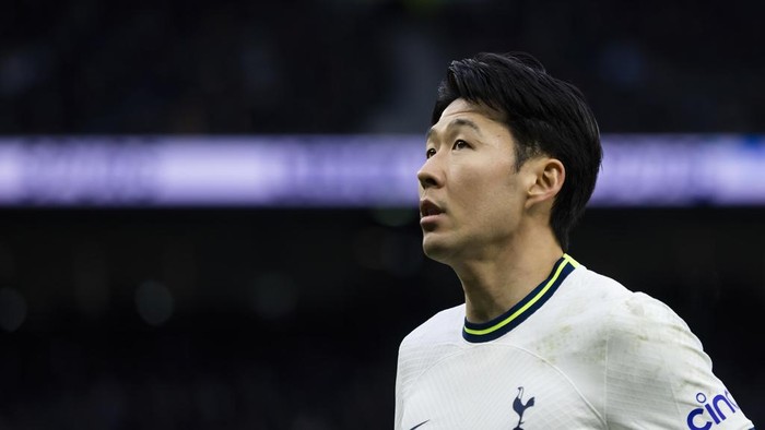 Tottenhams Son Heung-min celebrates after scoring his sides second goal during the English Premier League soccer match between Tottenham Hotspur and Manchester United at White Hart Lane, in London, England, Thursday, April 27, 2023. (AP Photo/Alastair Grant)