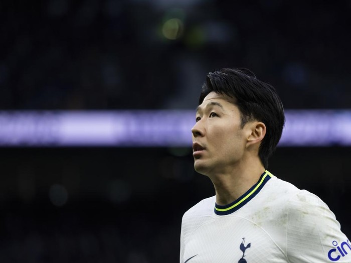 Tottenham's Son Heung-min celebrates after scoring his sides second goal during the English Premier League soccer match between Tottenham Hotspur and Manchester United at White Hart Lane, in London, England, Thursday, April 27, 2023. (AP Photo/Alastair Grant)