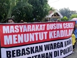 Emak-emak di Lamongan Protes ke Polisi, Minta 8 Anaknya Dibebaskan