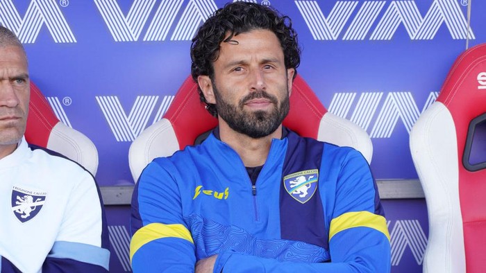 grosso fabio (coach frosinone calcio) during the Italian soccer Serie B match AC Perugia vs Frosinone Calcio on April 02, 2023 at the Renato Curi stadium in Perugia, Italy (Photo by Loris Cerquiglini/LiveMedia/NurPhoto via Getty Images)
