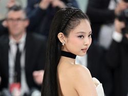 Ini Ritual Jennie BLACKPINK Sebelum MET Gala, Rendam Wajah dengan Es Batu