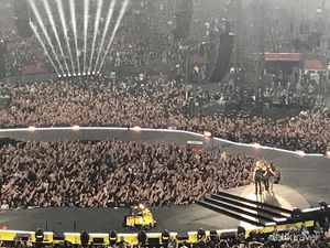 Salam Metal! Seru Juga Liburan Nonton Metallica Salam Metal! Seru Juga Liburan Nonton Metallica