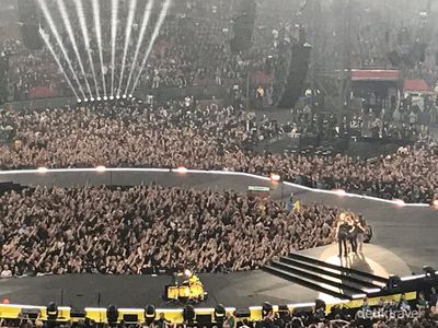Salam Metal! Seru Juga Liburan Nonton Metallica