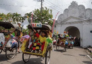 Begini Keseruan Perayaan Hari Pendidikan Nasional di Berbagai Wilayah Begini Keseruan Perayaan Hari Pendidikan Nasional di Berbagai Wilayah