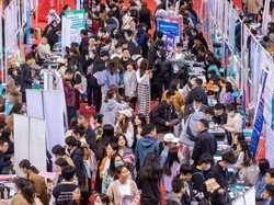 Tiap 6 Bulan, China Bakal Diserang Gelombang Baru COVID-19