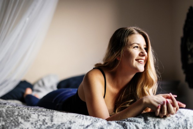 Ilustrasi perempuan membayangkan versi dirinya yang ideal/Foto: Unsplash/Giorgio Trovato