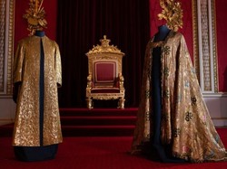 Ini Baju Penobatan Raja Charles, Jubah Emas Mewah Seberat 5 Kg